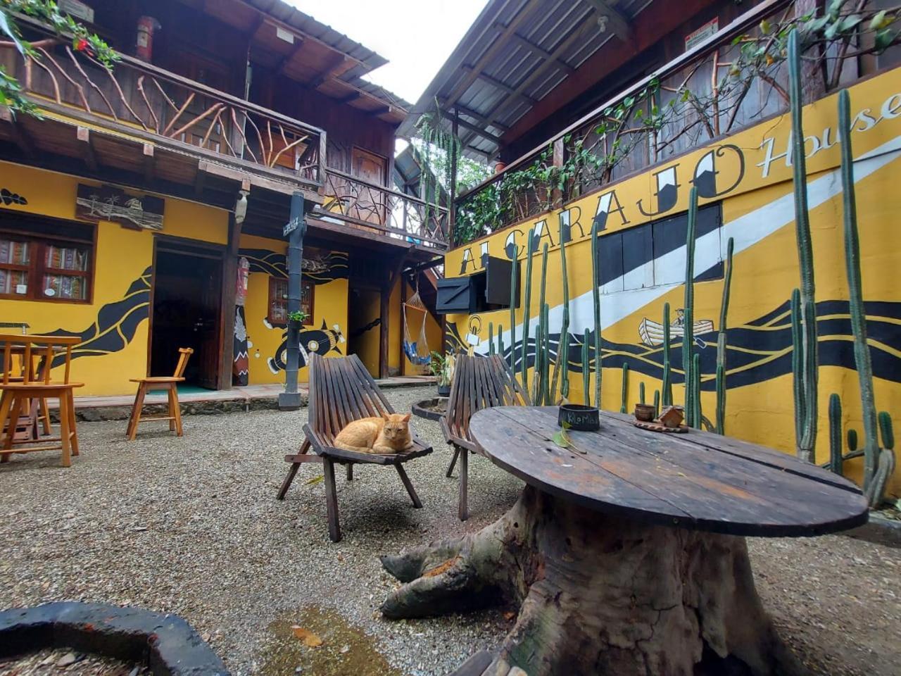 Al Carajo House Backpackers Host Hostel Montanita Exterior photo